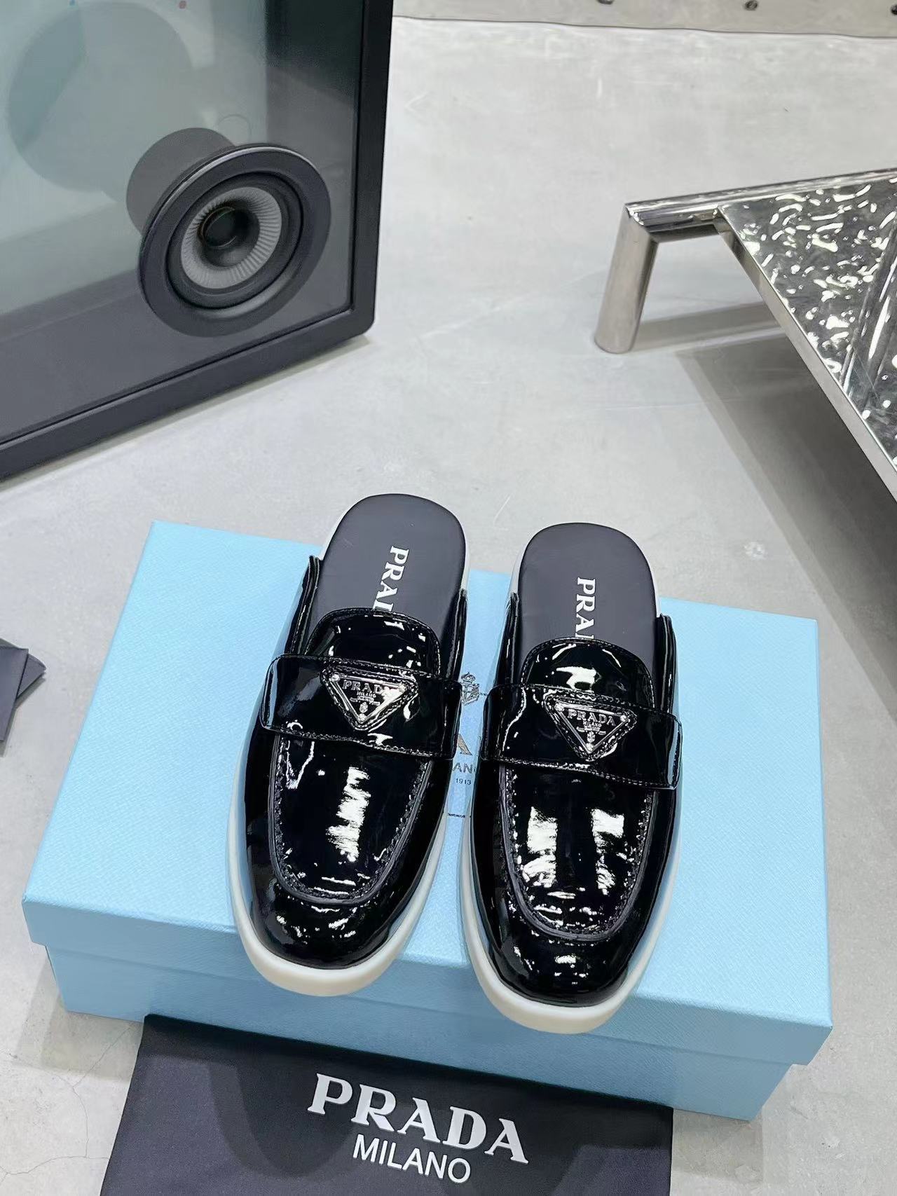 詳細な写真と価格については私に連絡してください。