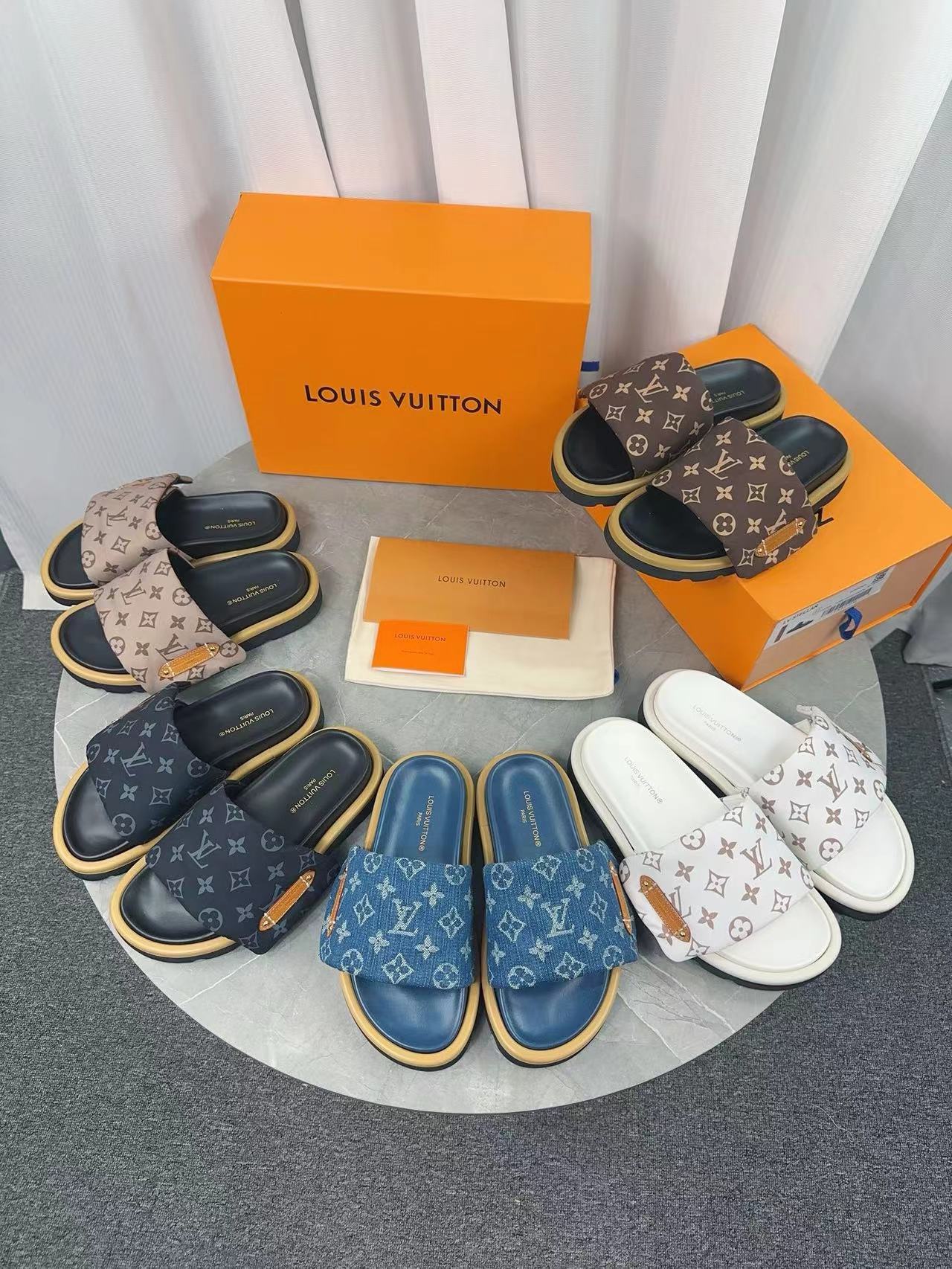 詳細な写真と価格については私に連絡してください。