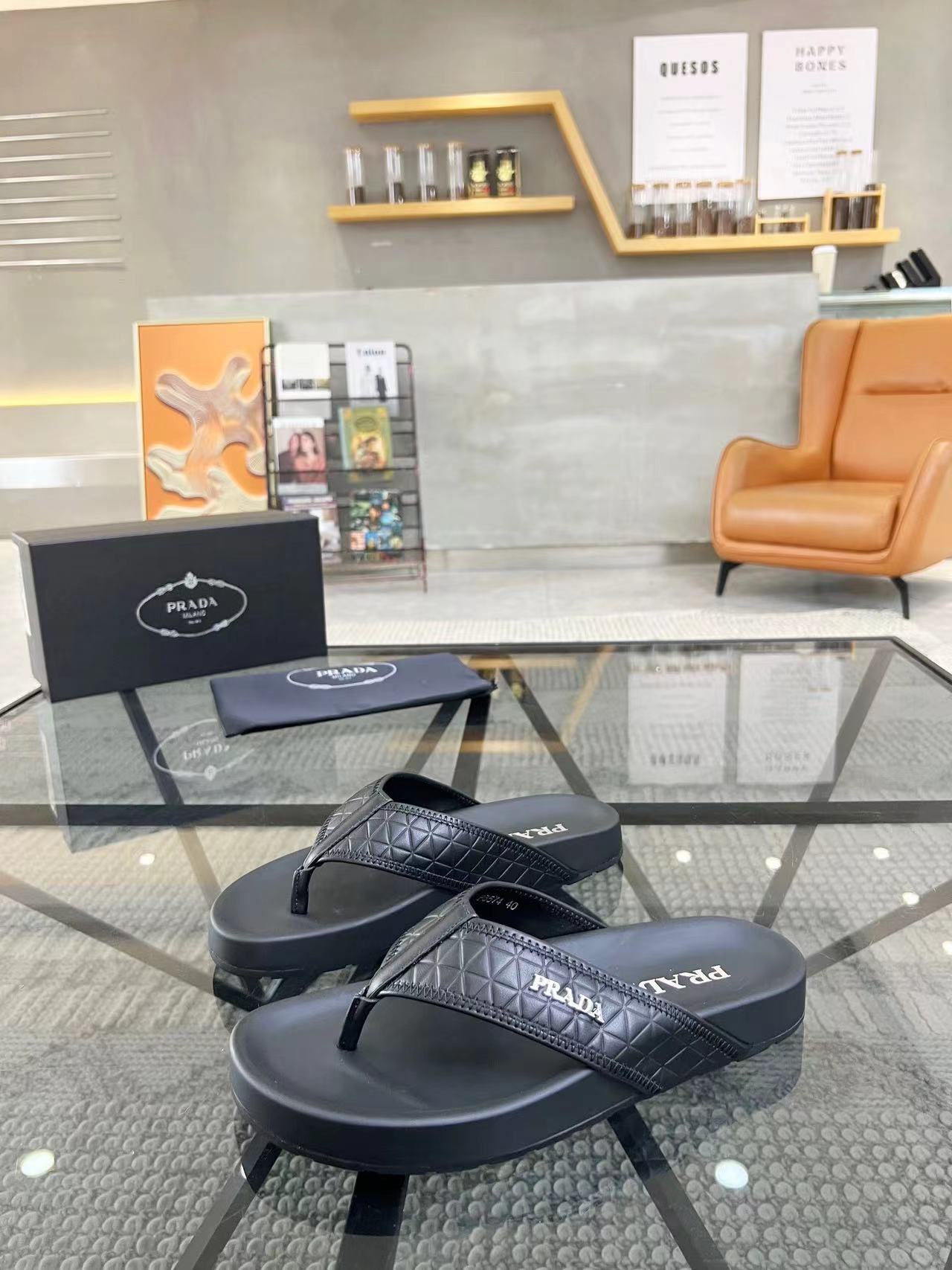 詳細な写真と価格については私に連絡してください。