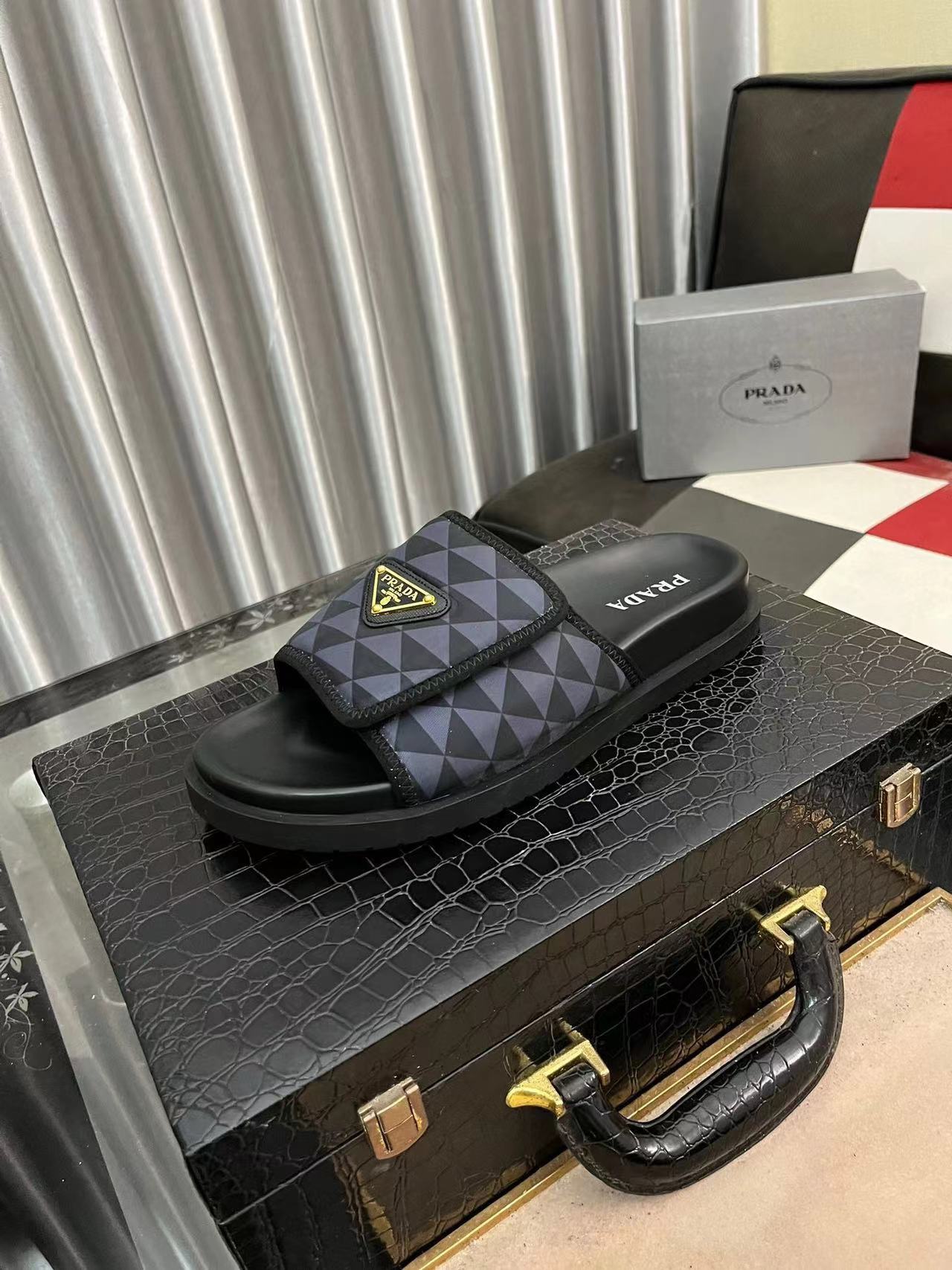 詳細な写真と価格については私に連絡してください。