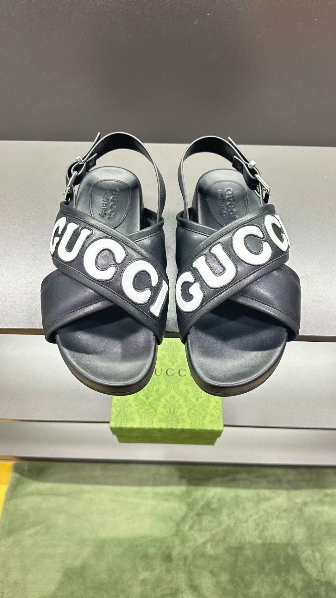 詳細な写真と価格については私に連絡してください。