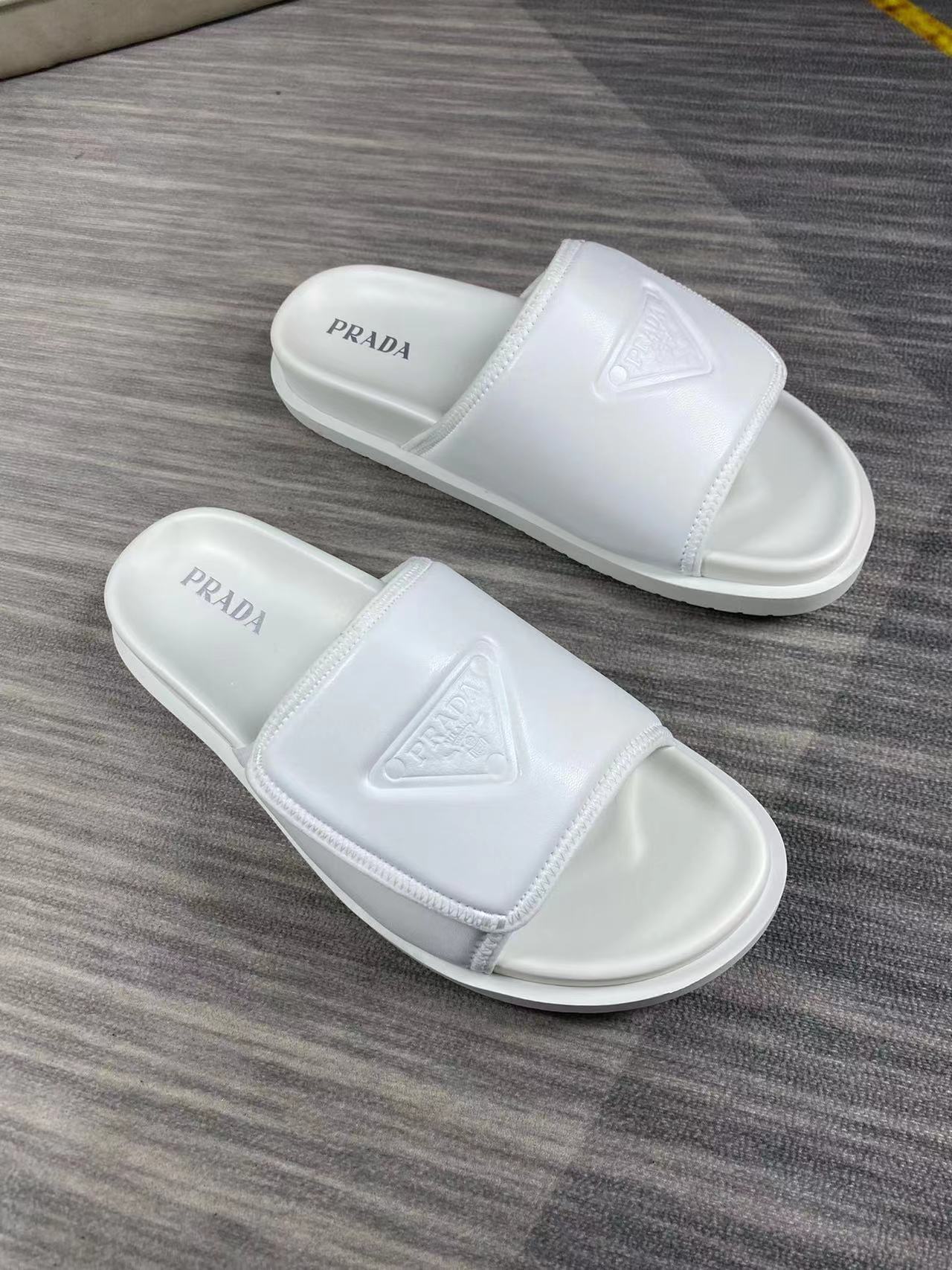 詳細な写真と価格については私に連絡してください。