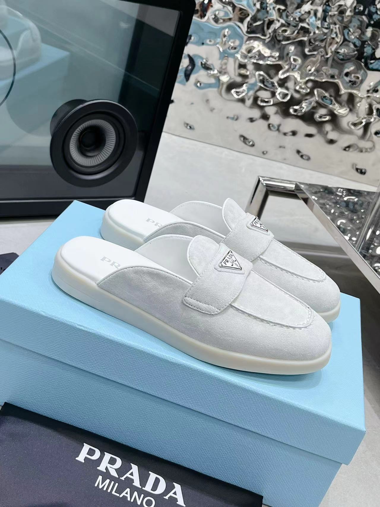 詳細な写真と価格については私に連絡してください。