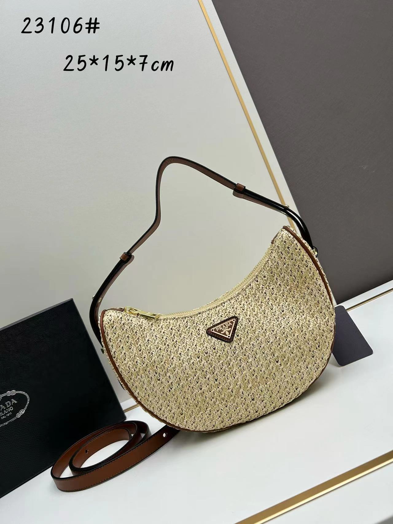 詳細な写真と価格については私に連絡してください。