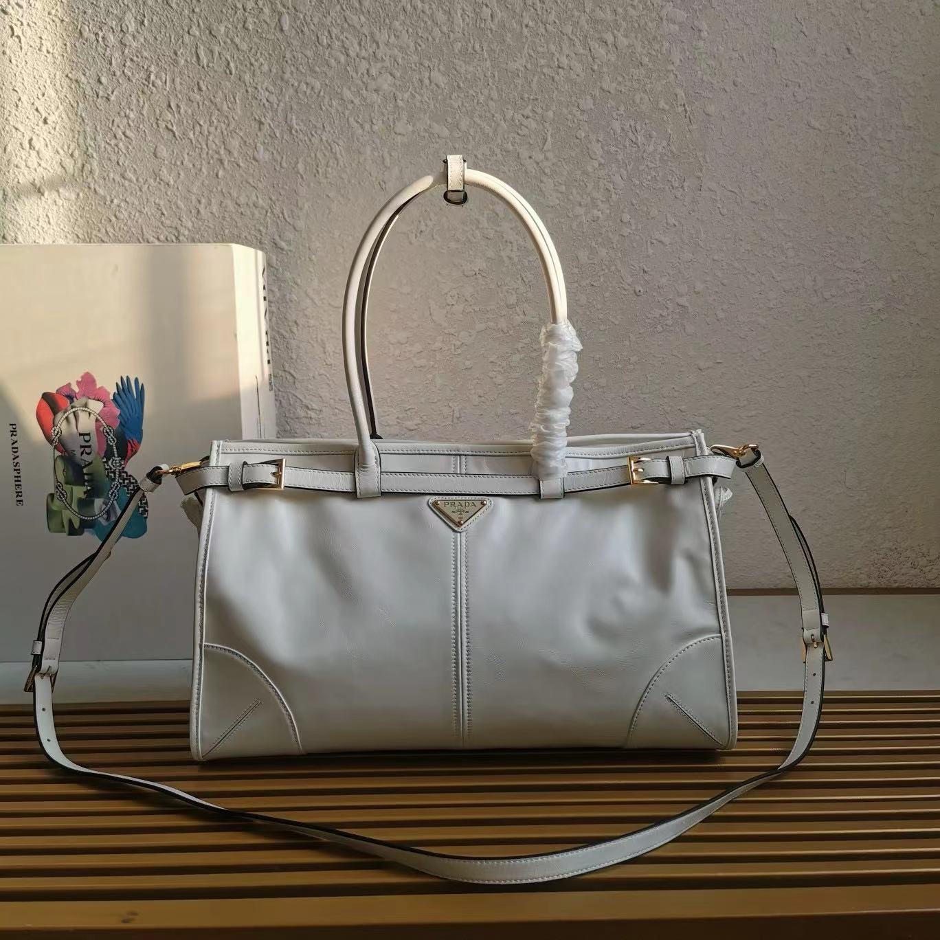 詳細な写真と価格については私に連絡してください。