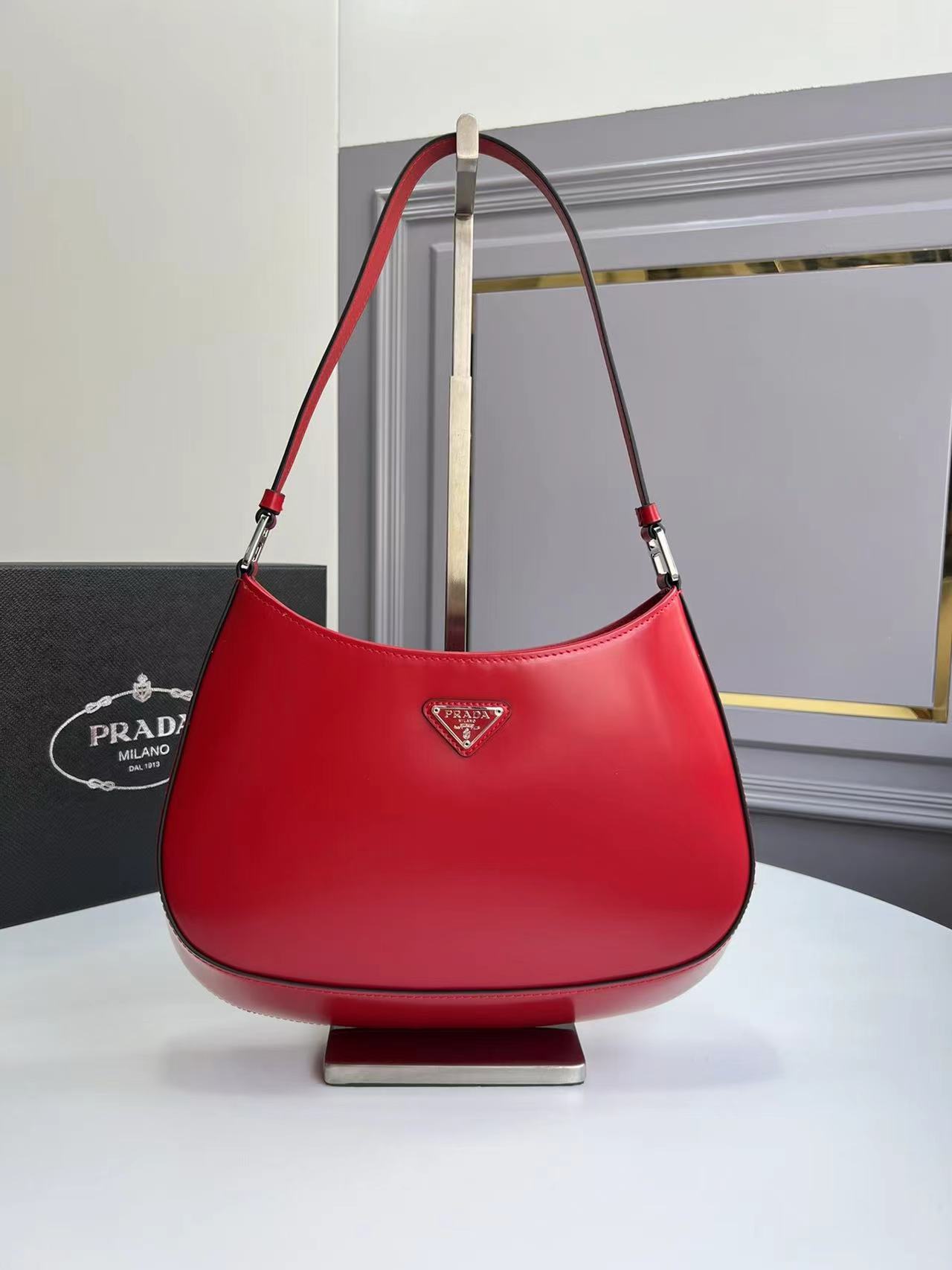 詳細な写真と価格については私に連絡してください。