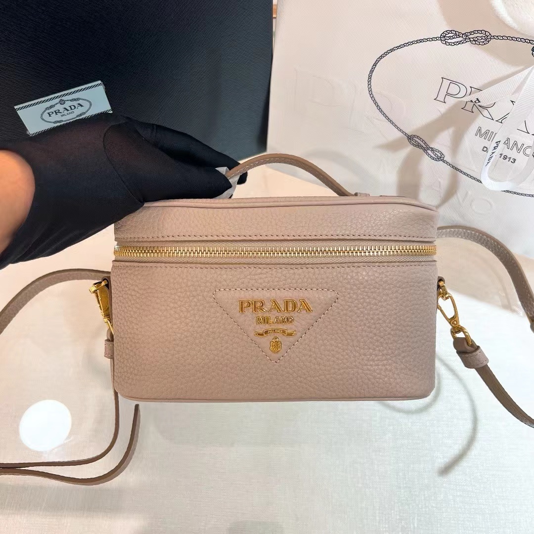 詳細な写真と価格については私に連絡してください。