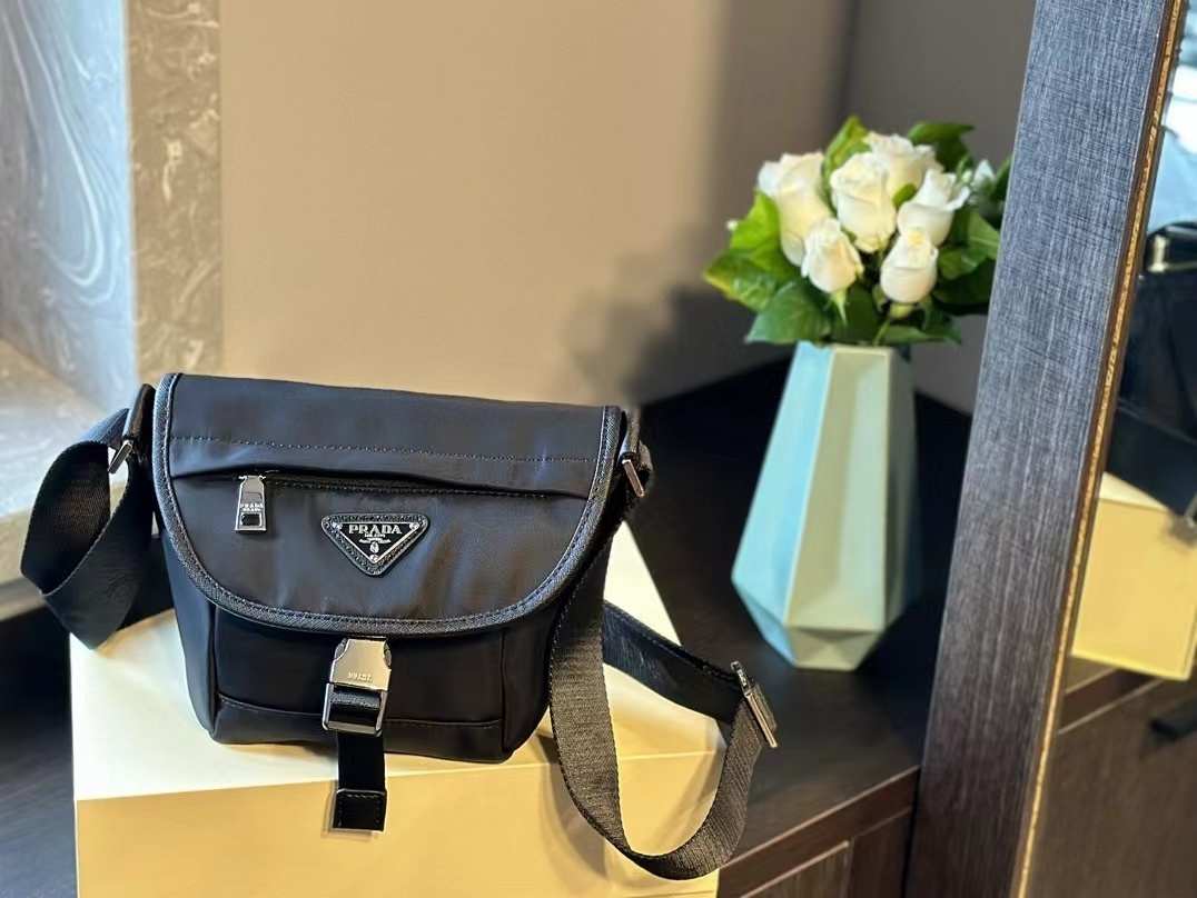 詳細な写真と価格については私に連絡してください。