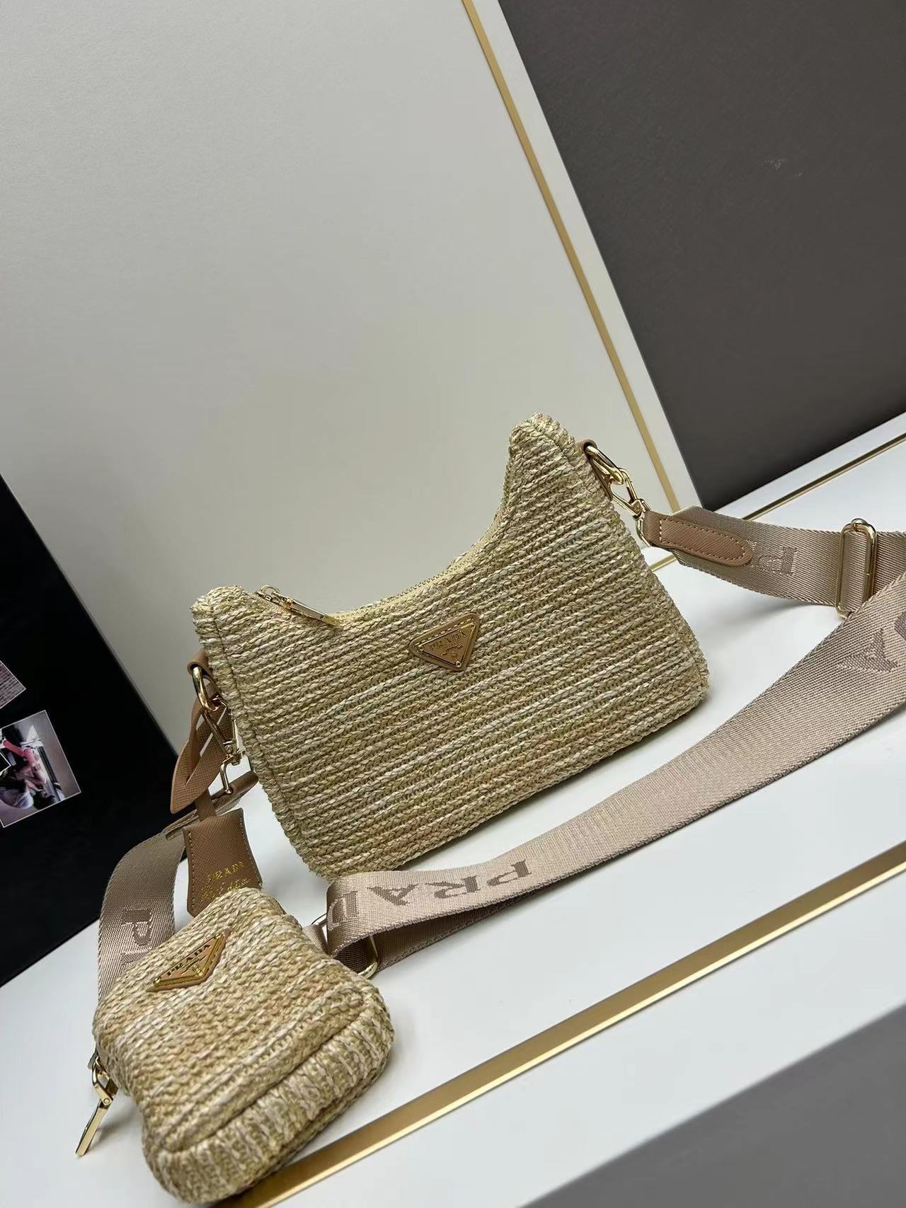 詳細な写真と価格については私に連絡してください。