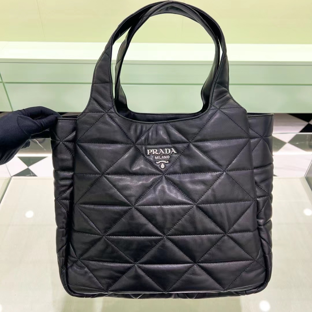 詳細な写真と価格については私に連絡してください。