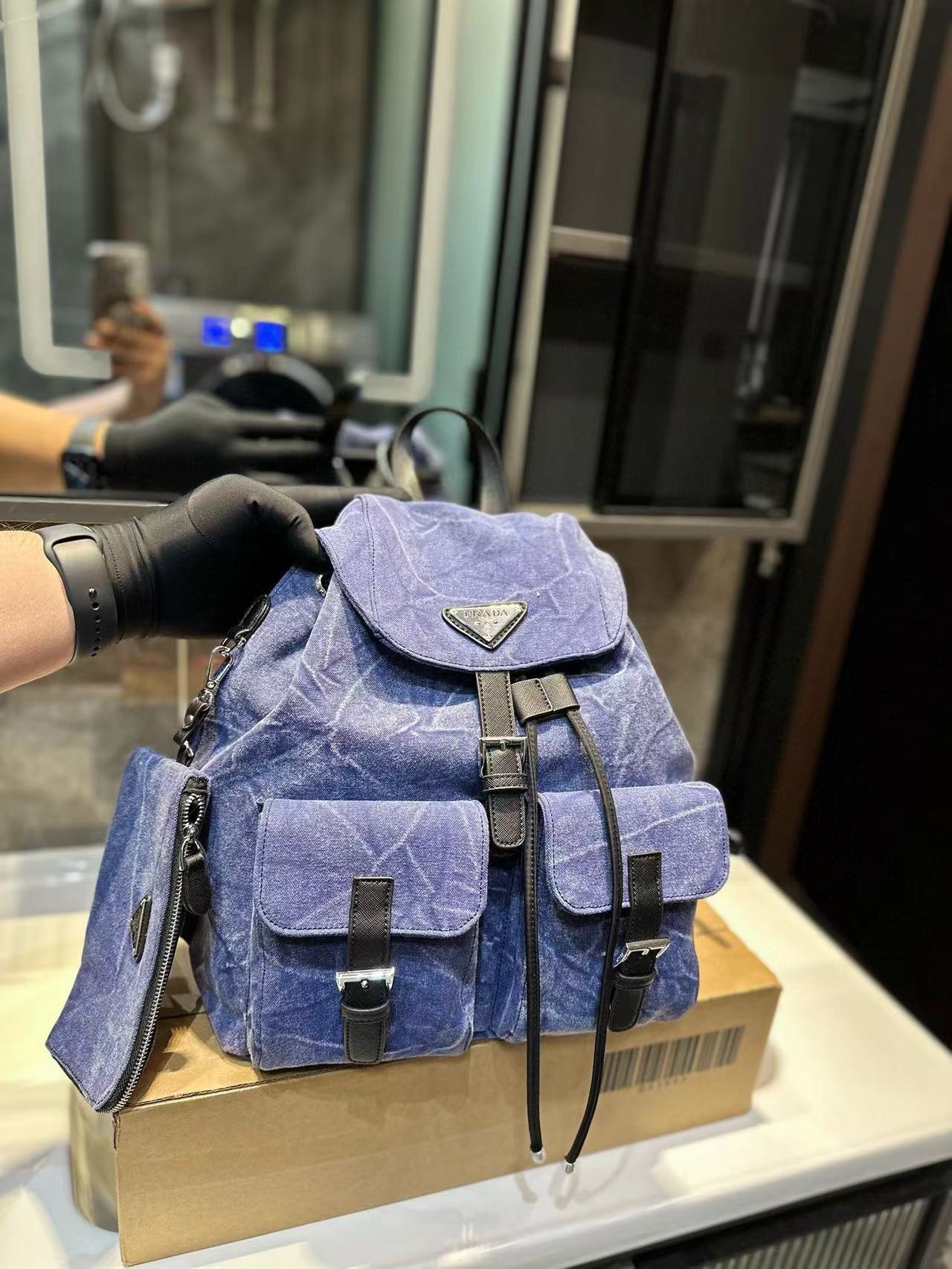 詳細な写真と価格については私に連絡してください。