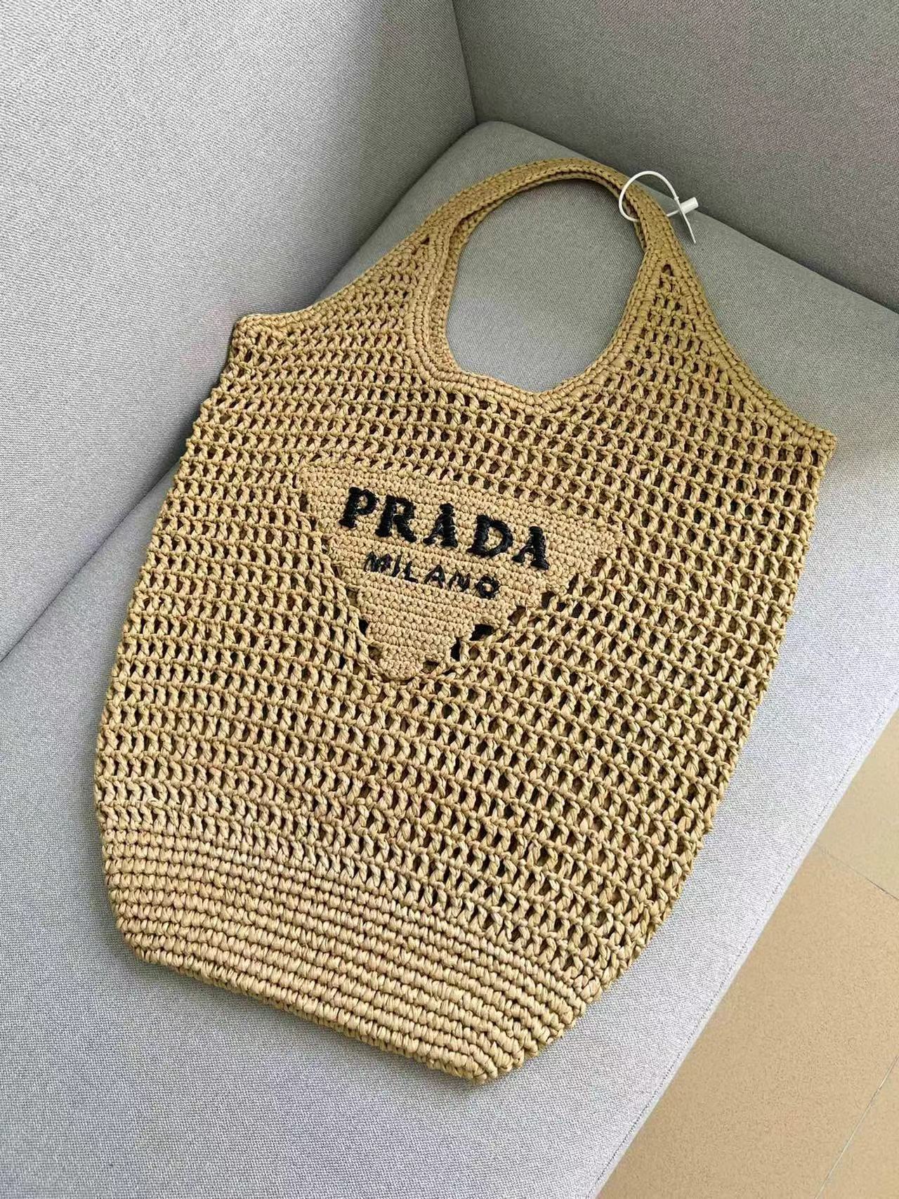 詳細な写真と価格については私に連絡してください。