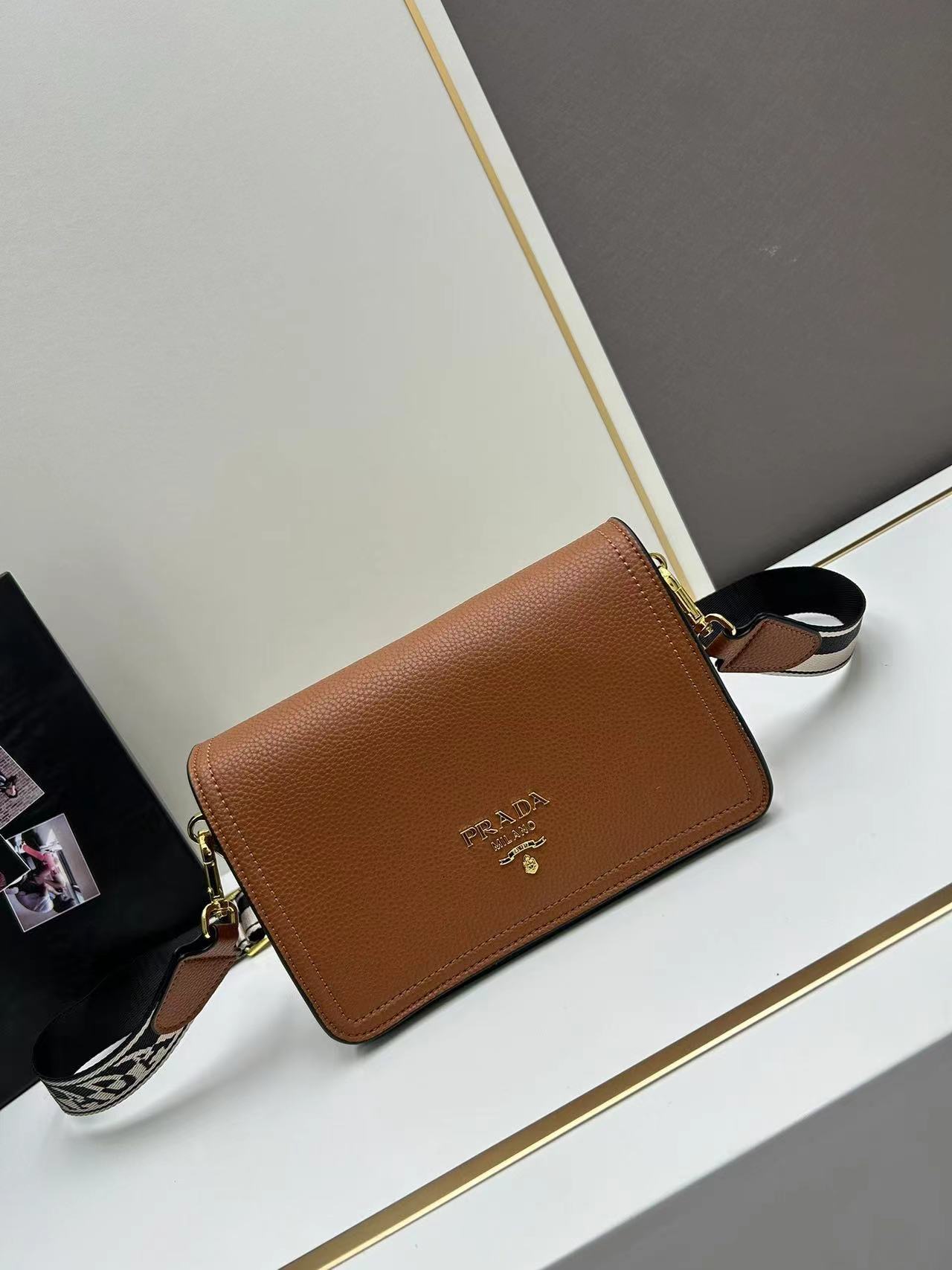 詳細な写真と価格については私に連絡してください。