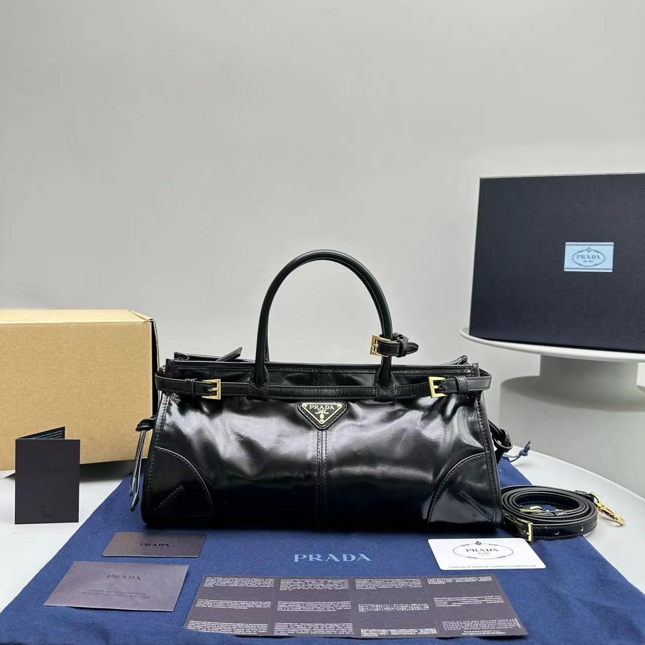 詳細な写真と価格については私に連絡してください。