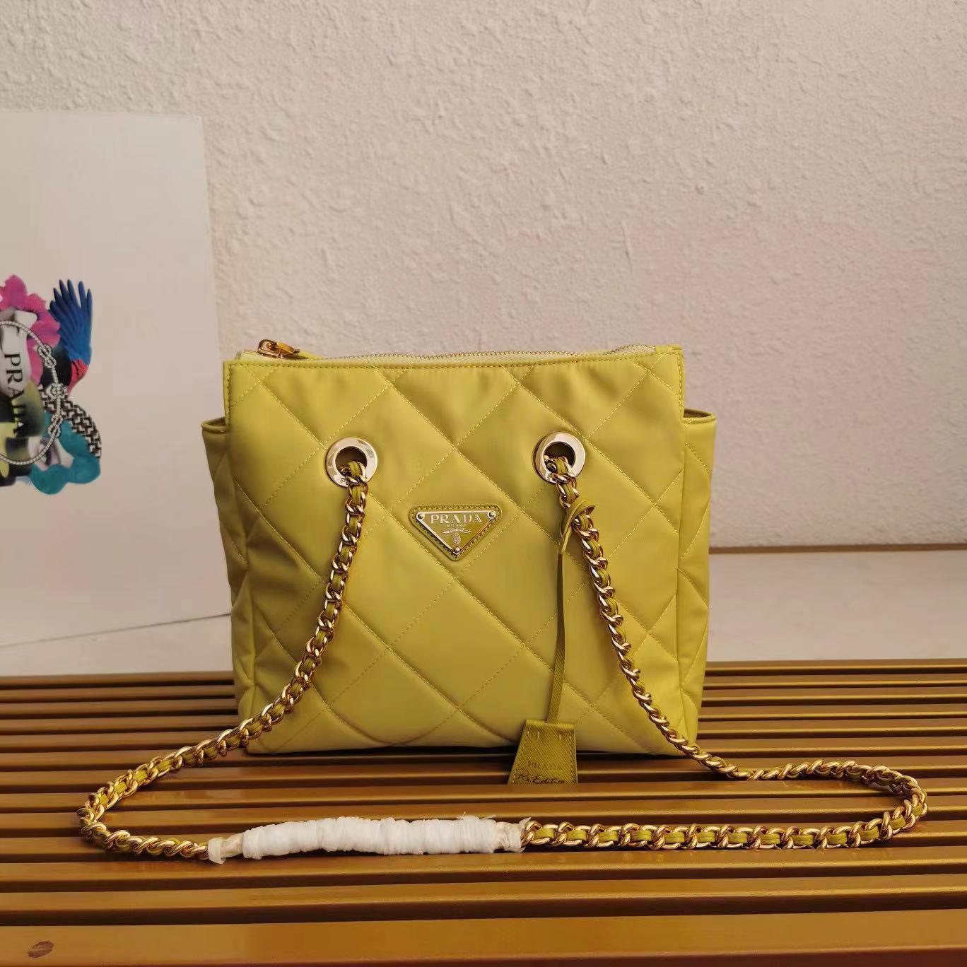 詳細な写真と価格については私に連絡してください。