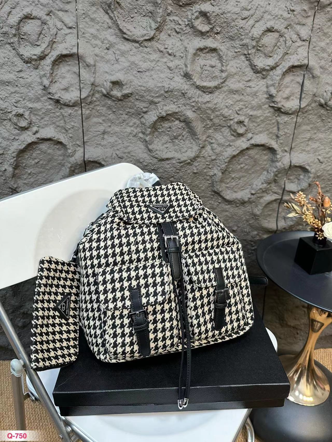 詳細な写真と価格については私に連絡してください。