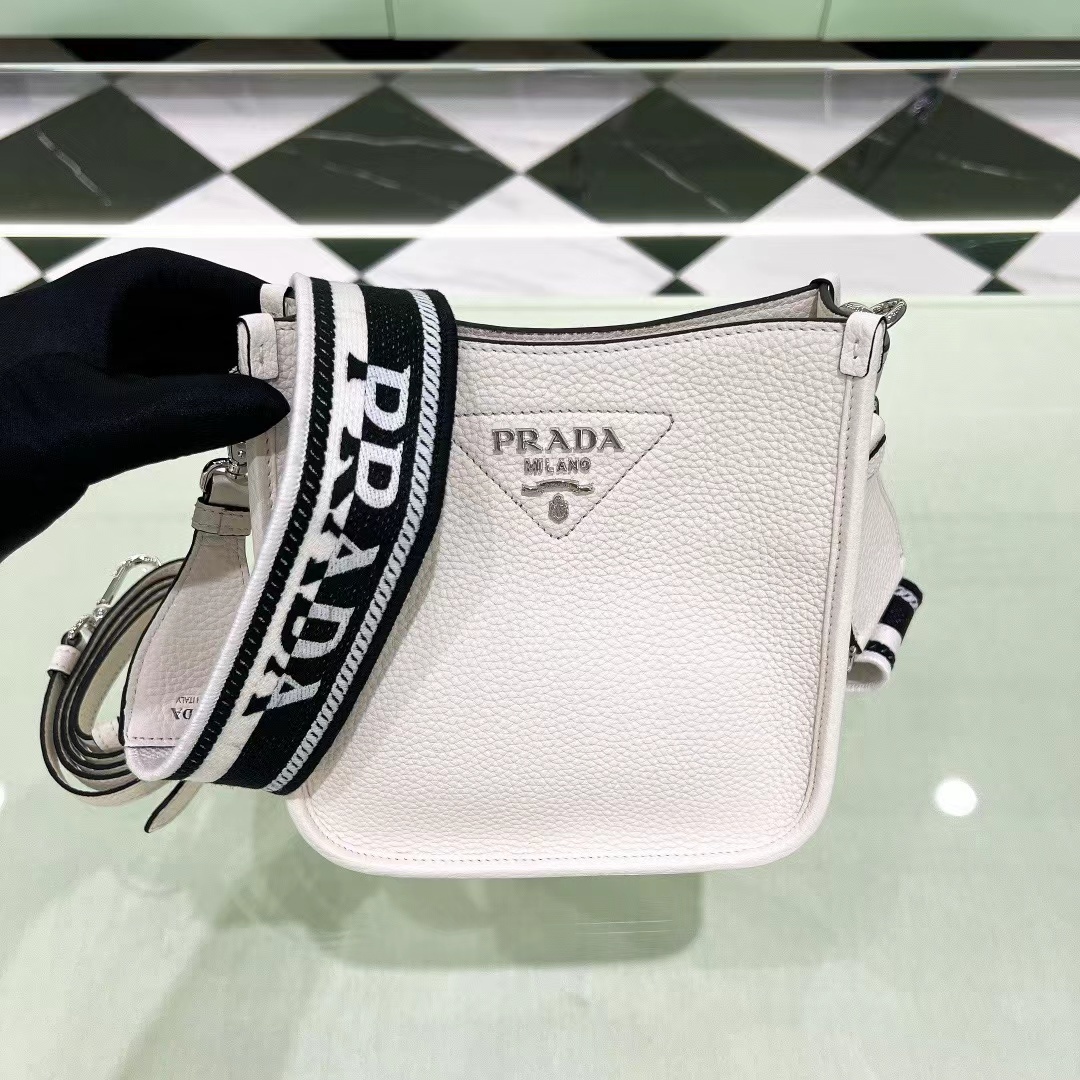 詳細な写真と価格については私に連絡してください。