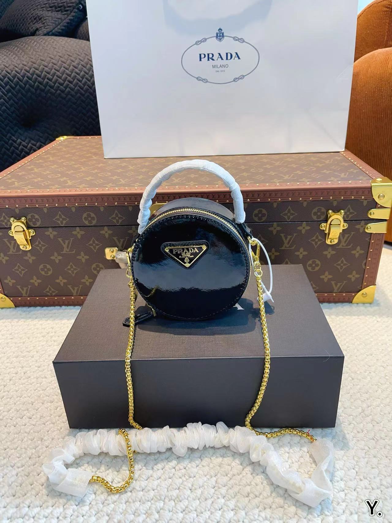 詳細な写真と価格については私に連絡してください。