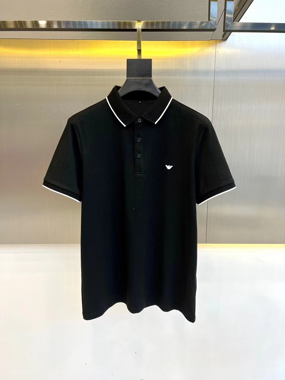 詳細な写真と価格については私に連絡してください。