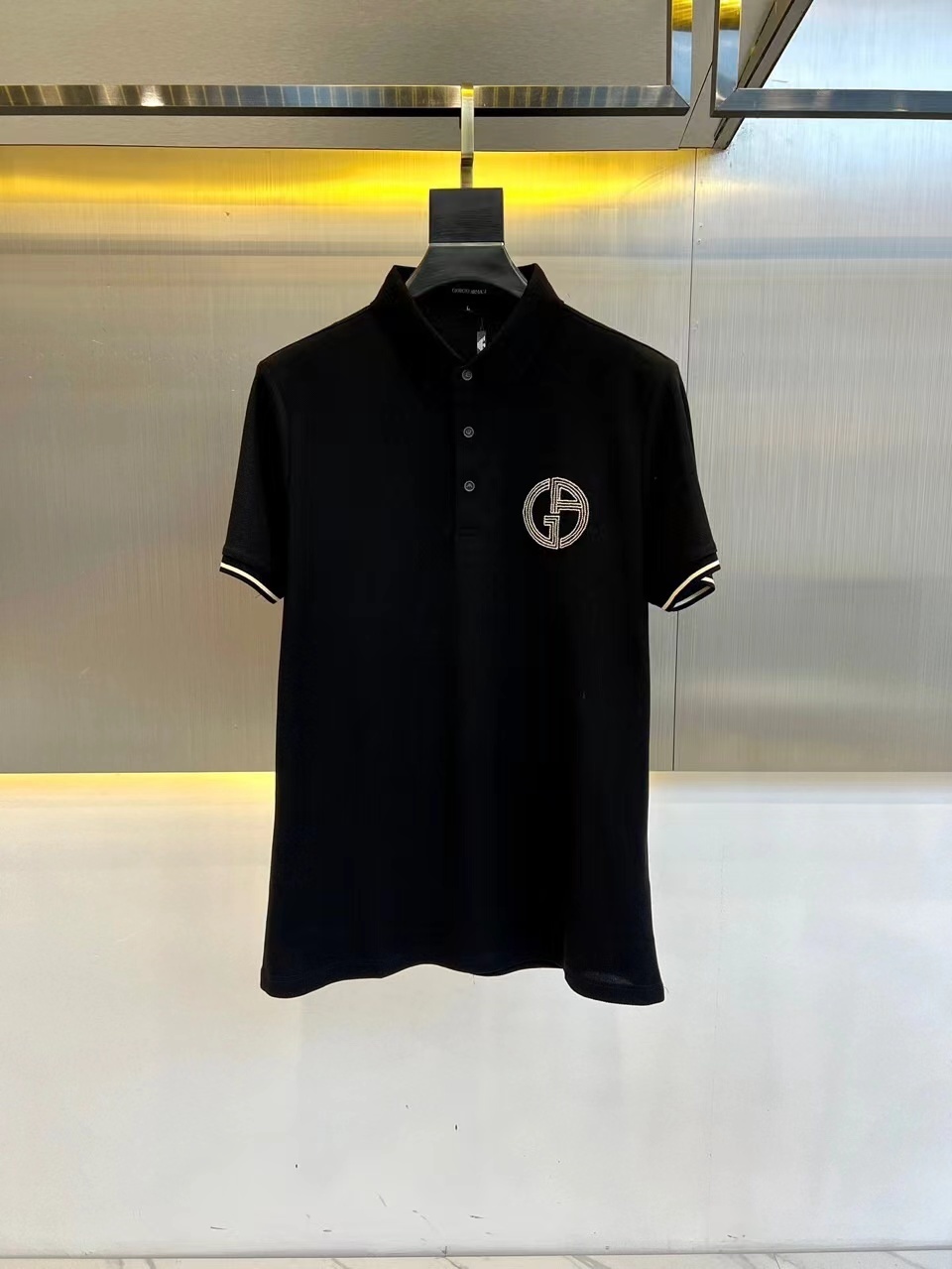 詳細な写真と価格については私に連絡してください。