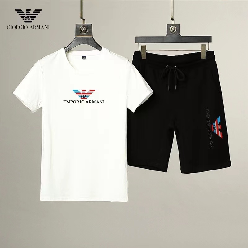 詳細な写真と価格については私に連絡してください。