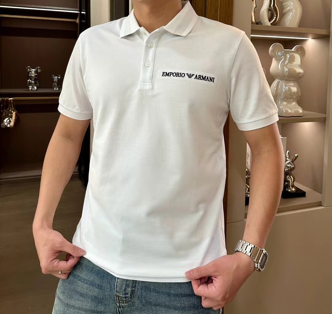 詳細な写真と価格については私に連絡してください。