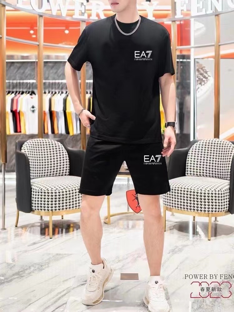 詳細な写真と価格については私に連絡してください。