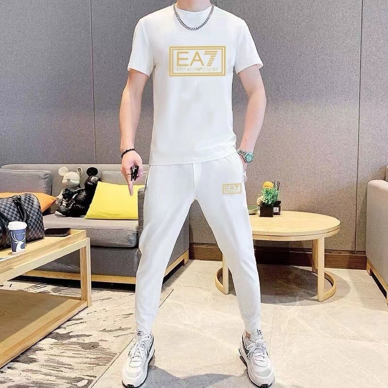 詳細な写真と価格については私に連絡してください。