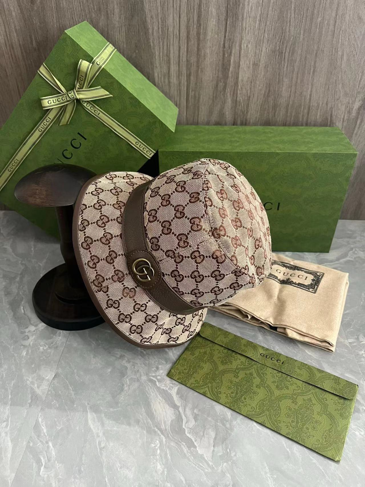 詳細な写真と価格については私に連絡してください。