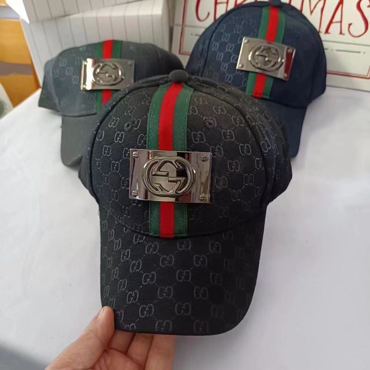 詳細な写真と価格については私に連絡してください。