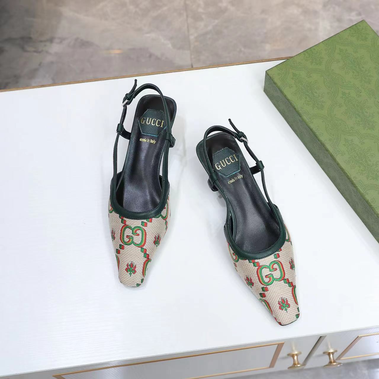 詳細な写真と価格については私に連絡してください。