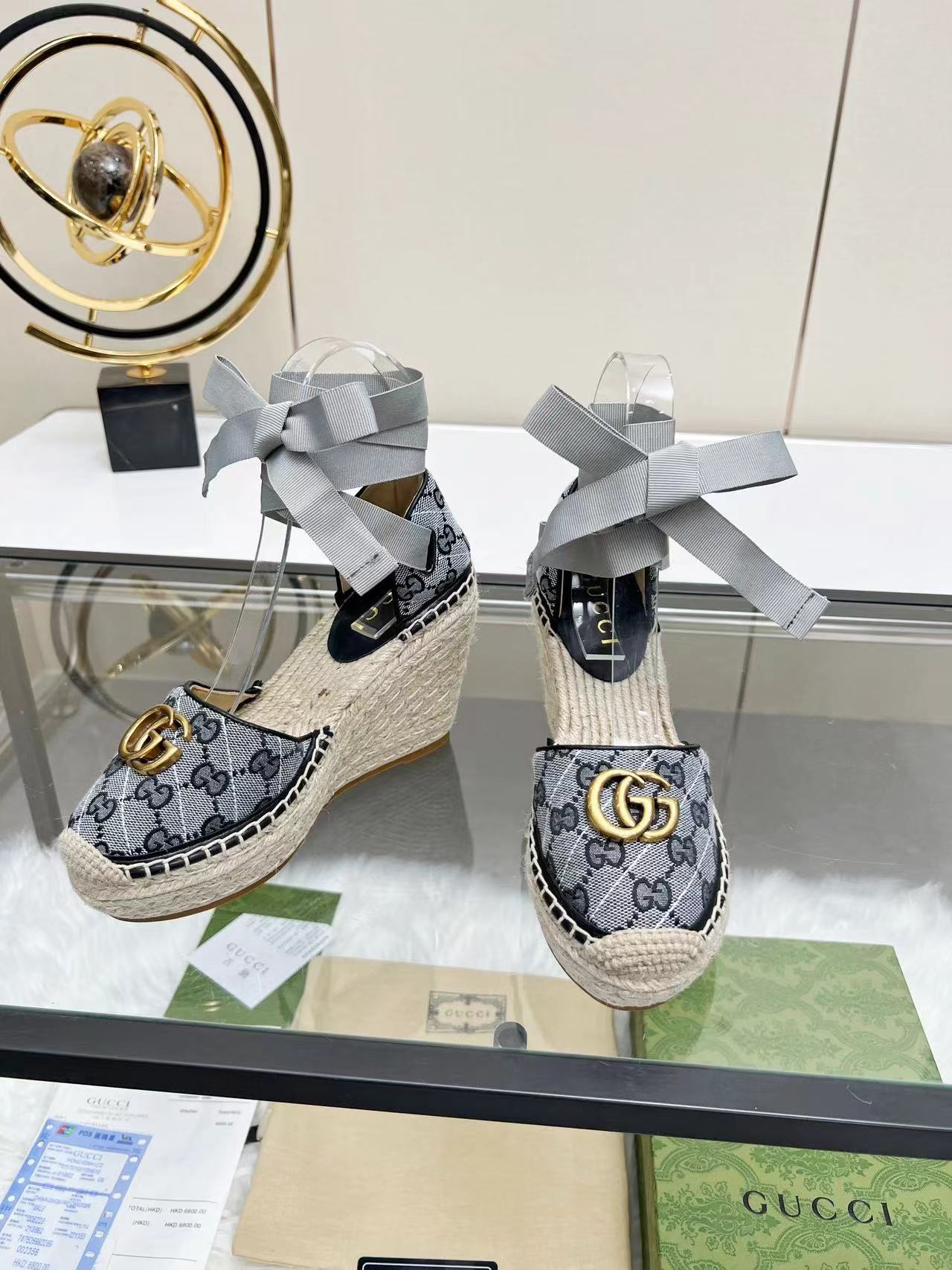 詳細な写真と価格については私に連絡してください。