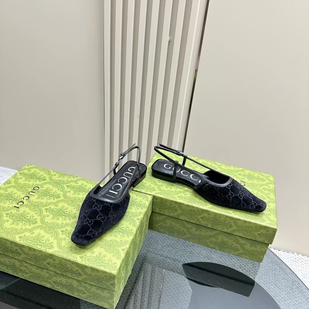 詳細な写真と価格については私に連絡してください。