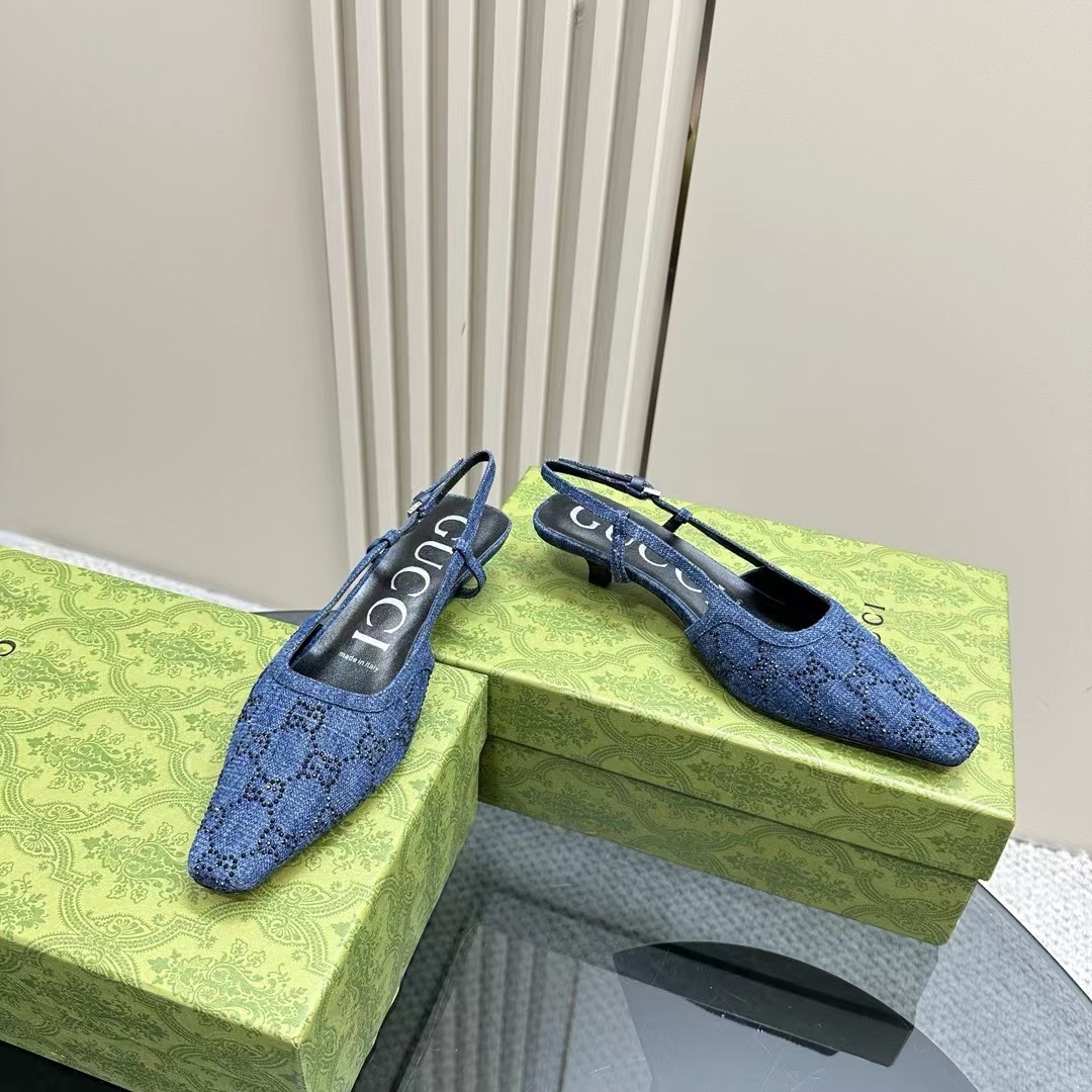 詳細な写真と価格については私に連絡してください。