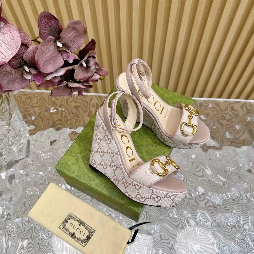 女サンダルGUCCI