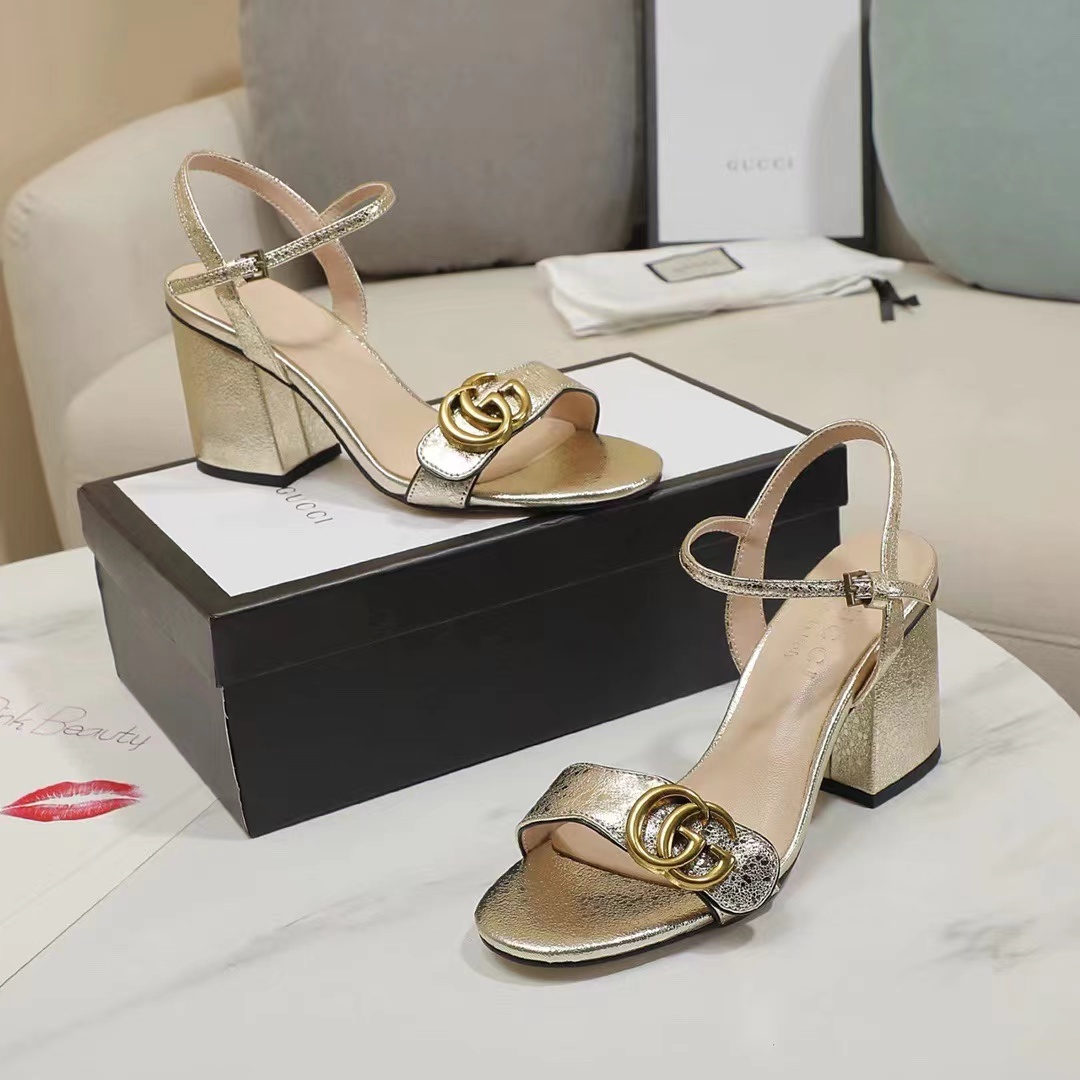 詳細な写真と価格については私に連絡してください。