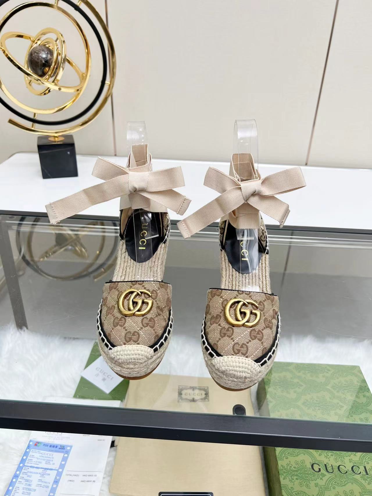 詳細な写真と価格については私に連絡してください。