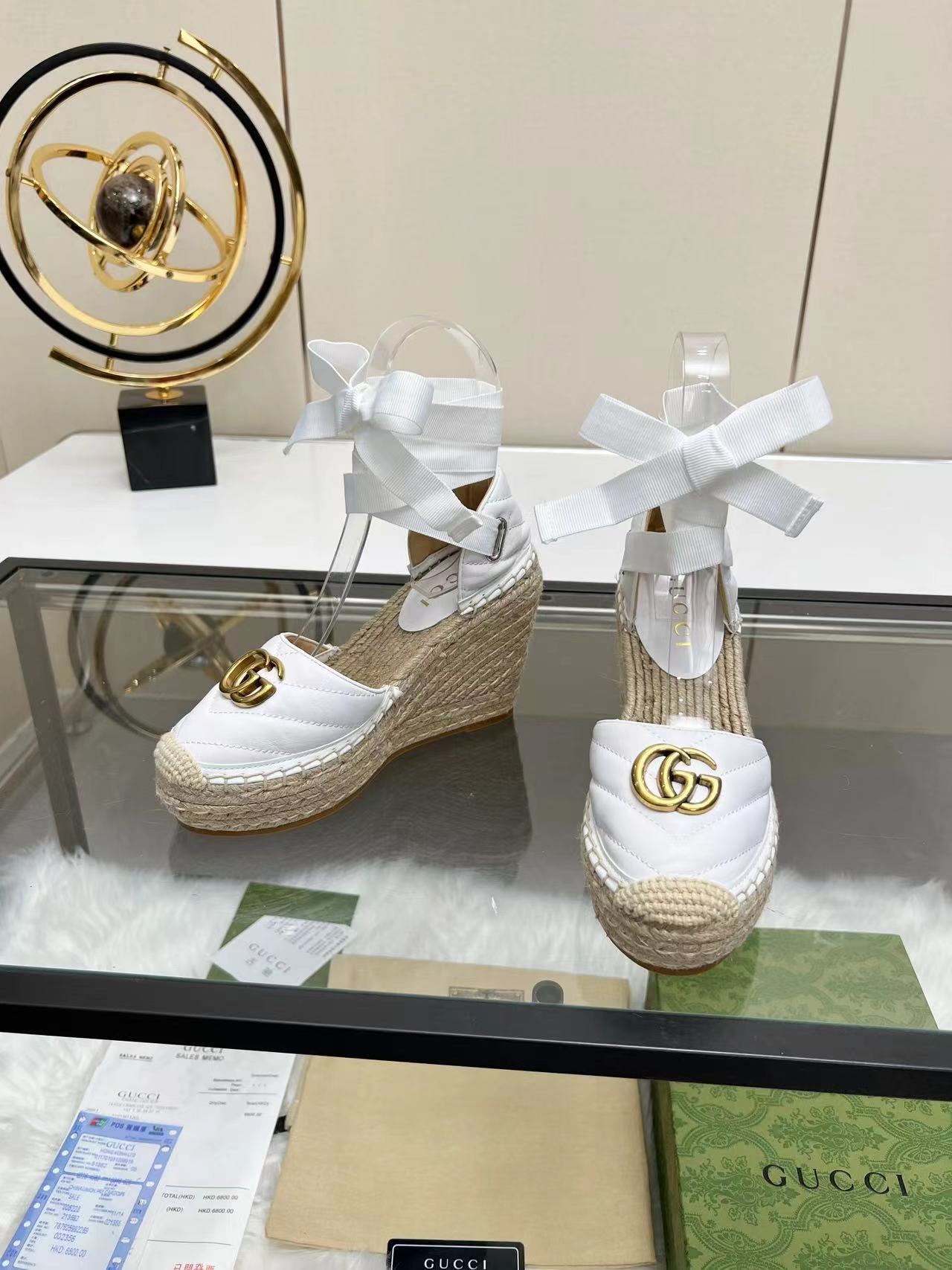 詳細な写真と価格については私に連絡してください。