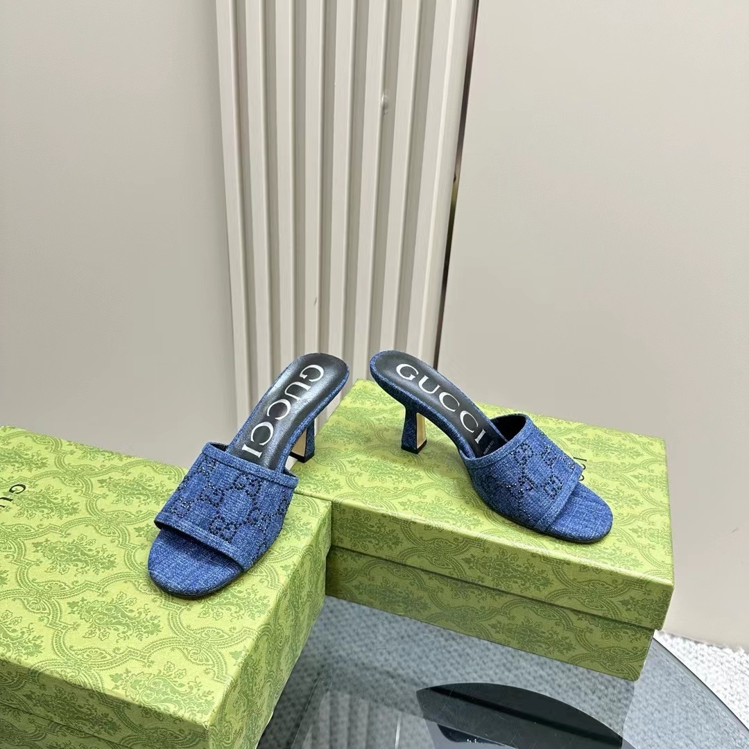 詳細な写真と価格については私に連絡してください。