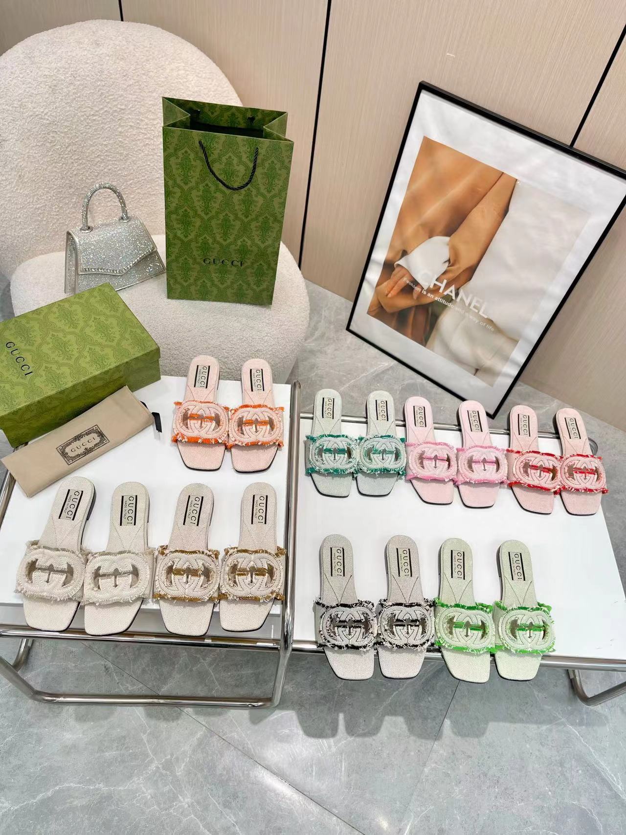 詳細な写真と価格については私に連絡してください。