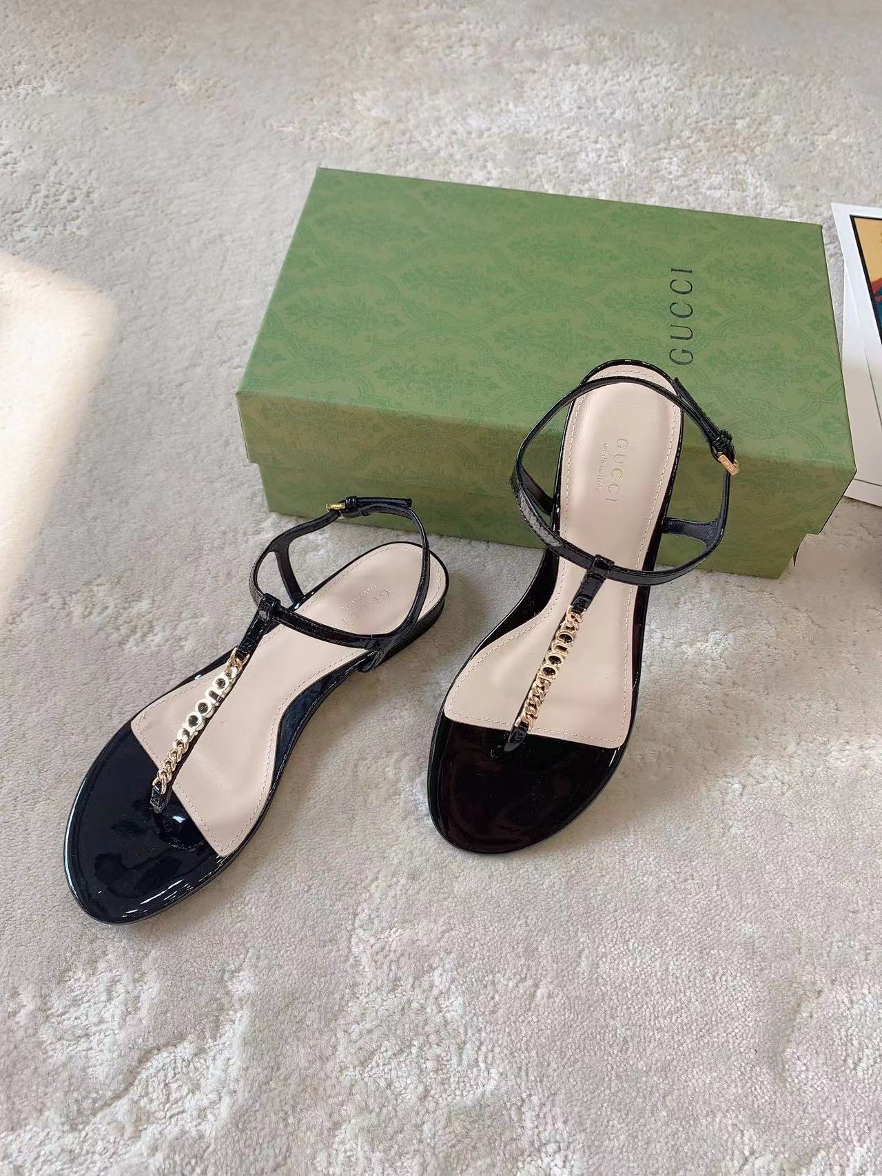 詳細な写真と価格については私に連絡してください。