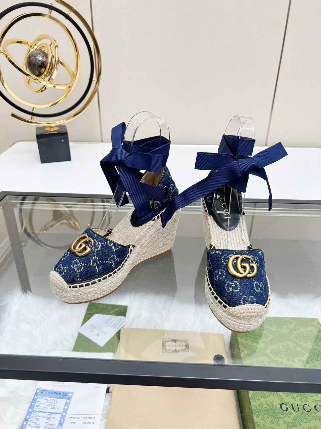 詳細な写真と価格については私に連絡してください。