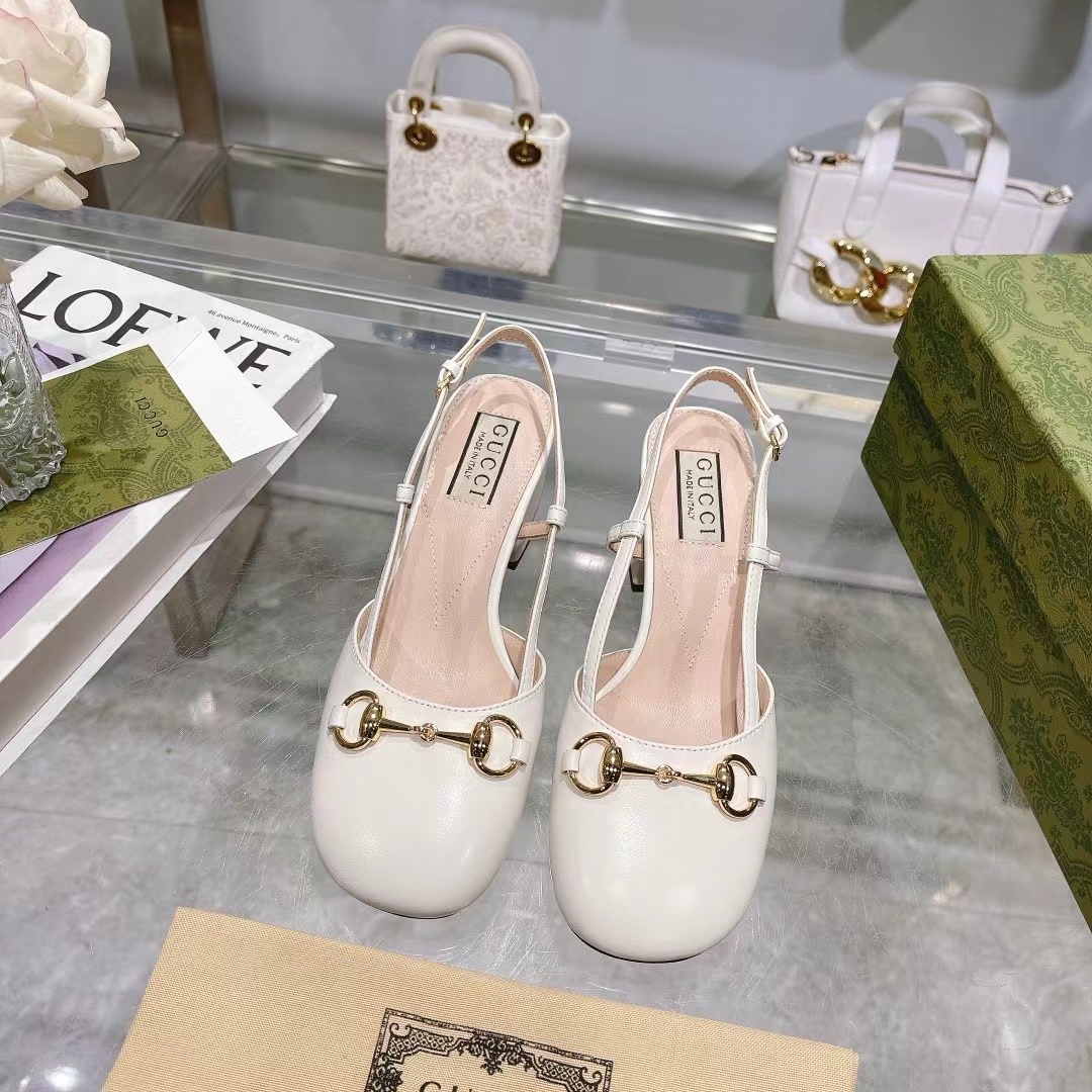 詳細な写真と価格については私に連絡してください。