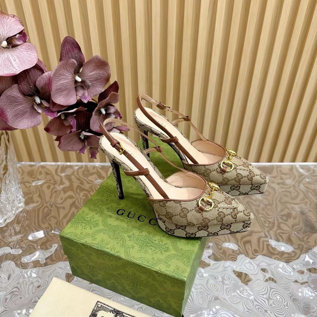 詳細な写真と価格については私に連絡してください。