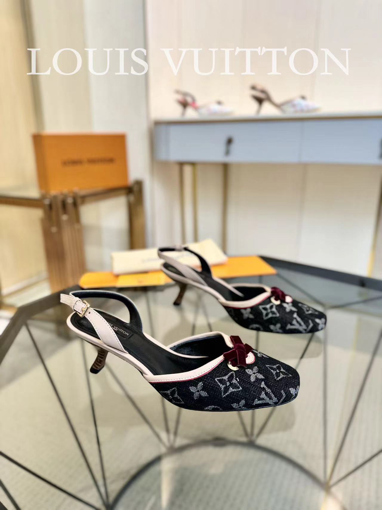 詳細な写真と価格については私に連絡してください。