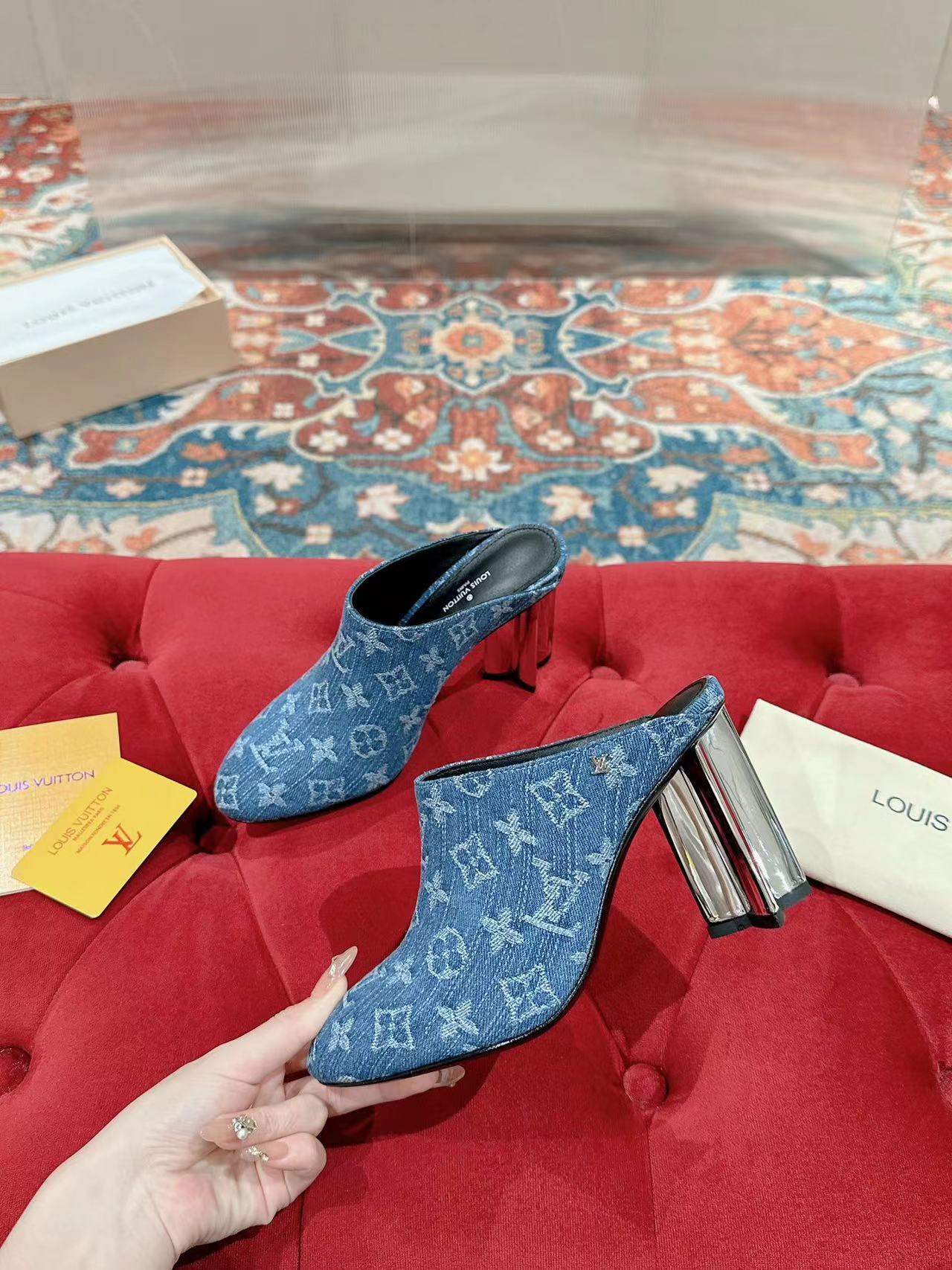 詳細な写真と価格については私に連絡してください。