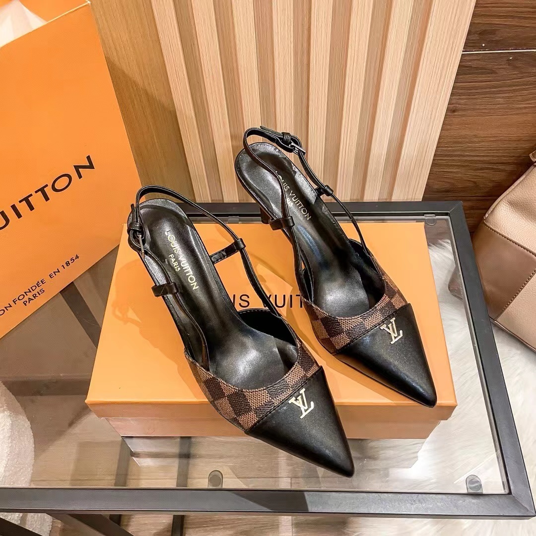 詳細な写真と価格については私に連絡してください。