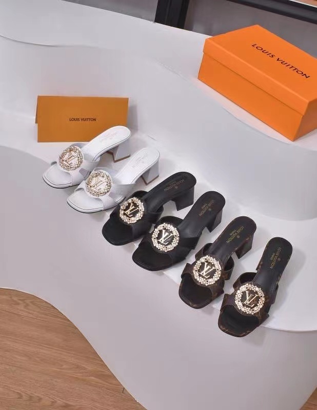 詳細な写真と価格については私に連絡してください。