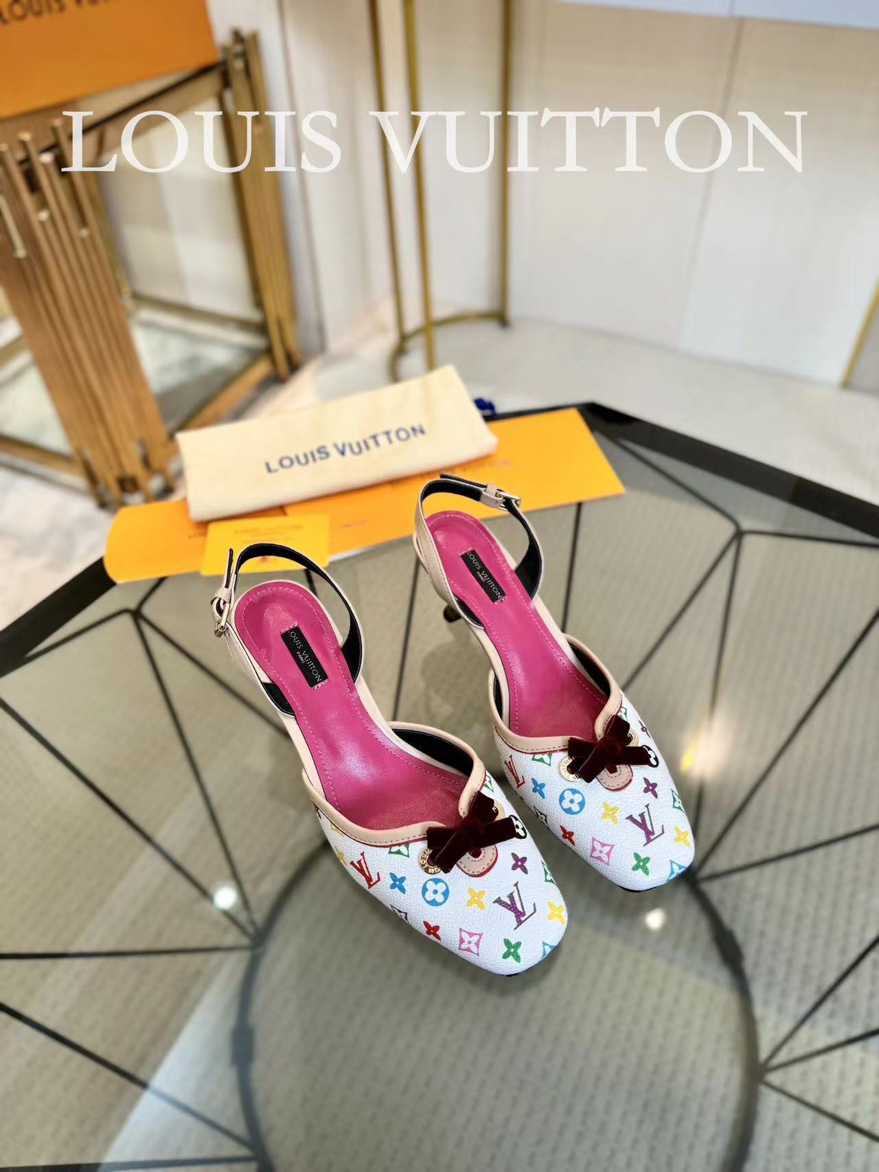 詳細な写真と価格については私に連絡してください。