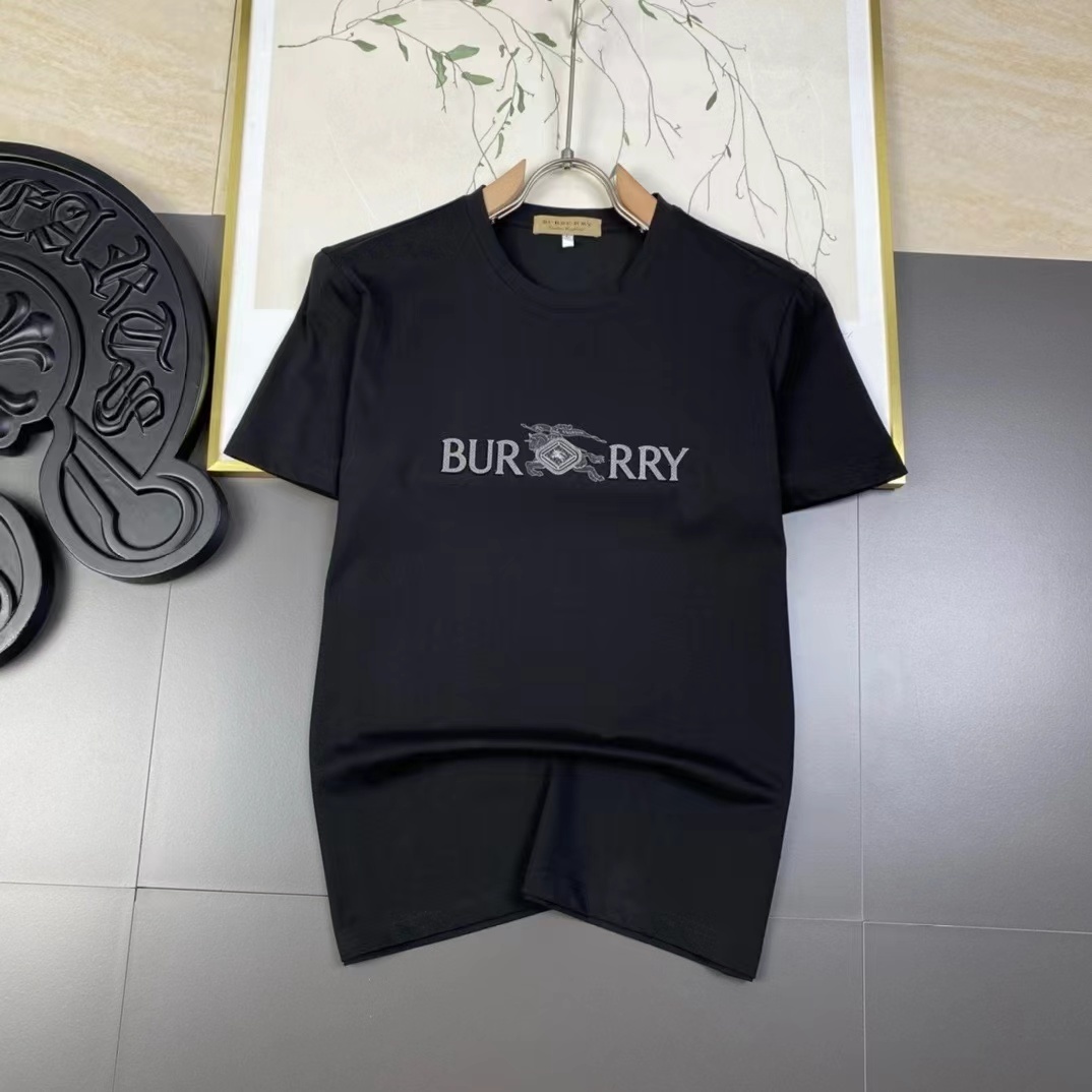 詳細な写真と価格については私に連絡してください。